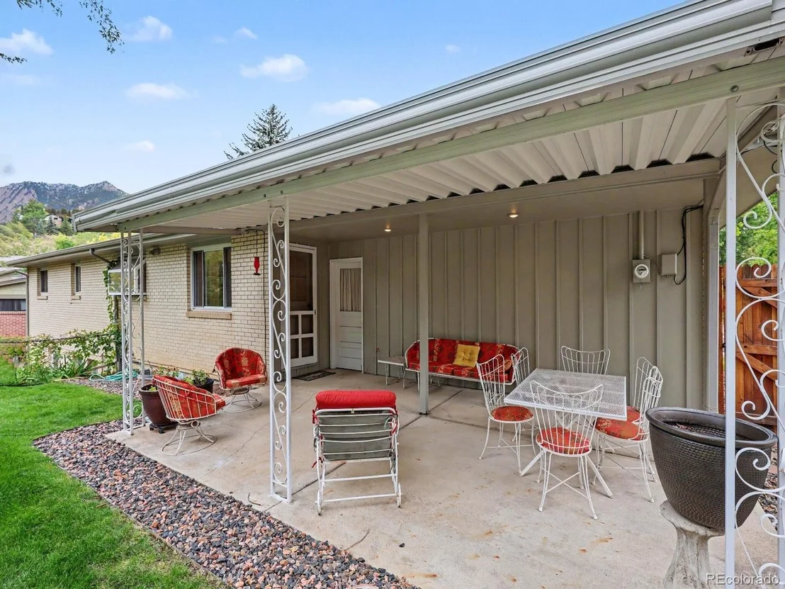 Photo of 2310 Kenwood Dr