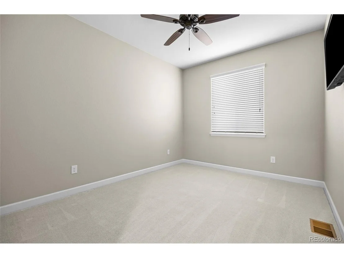 Photo of 7658 Oasis Dr