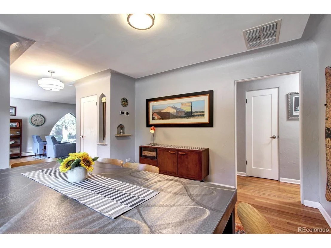 Photo of 1300 Elm St