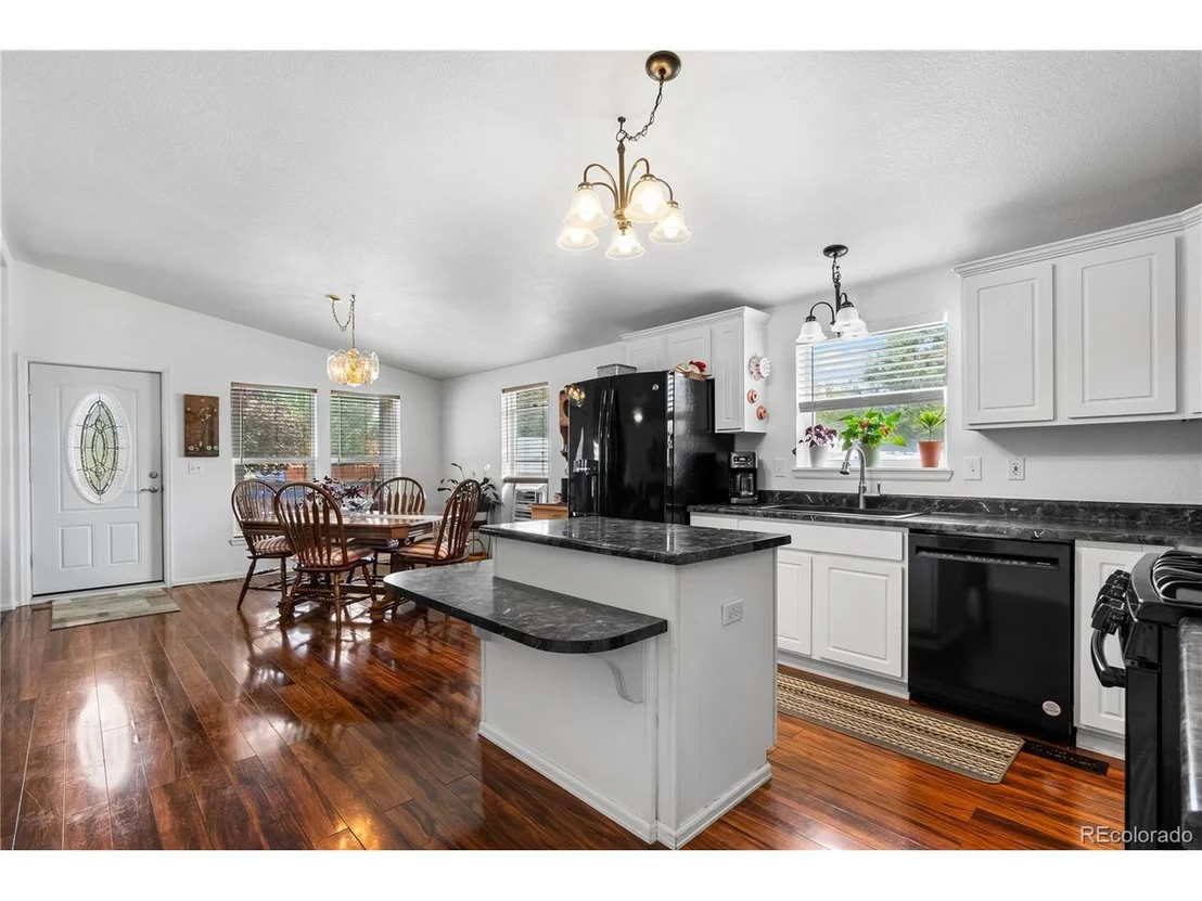 Photo of 207 Willow Dr