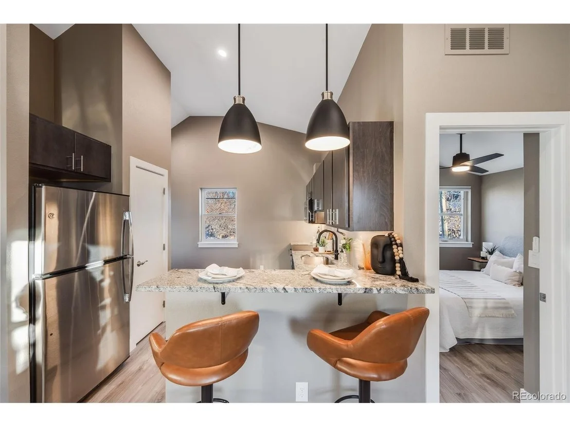 Photo of 3880 Sheridan Blvd