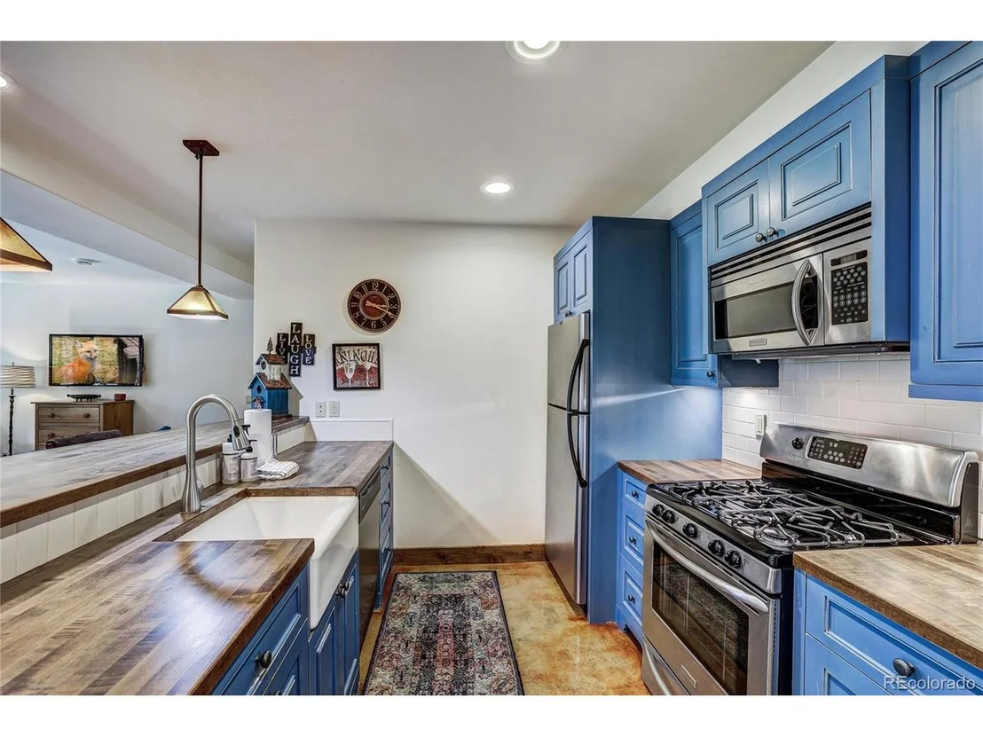 Photo of 456 Peerless Dr