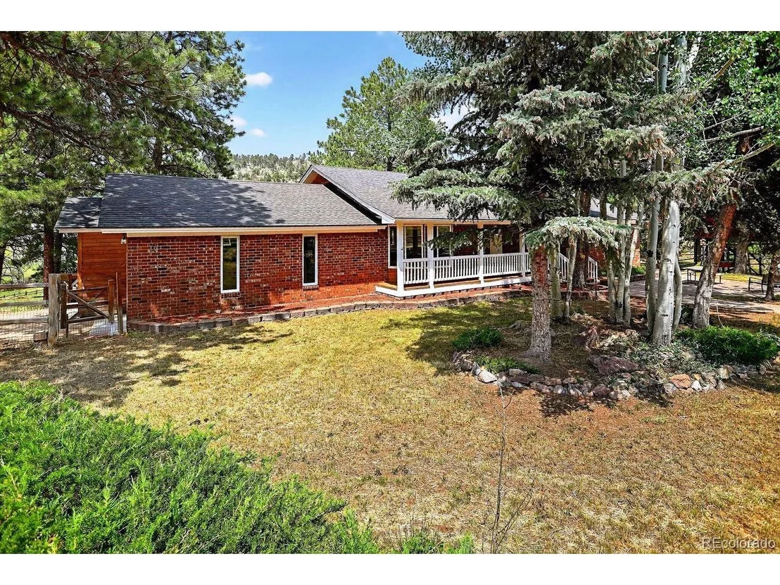 Photo of 1539 Bluebird Dr