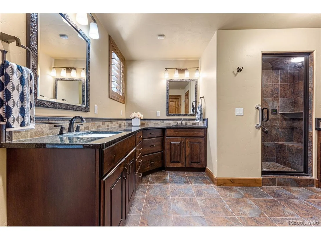 Photo of 2392 Saddleback Dr