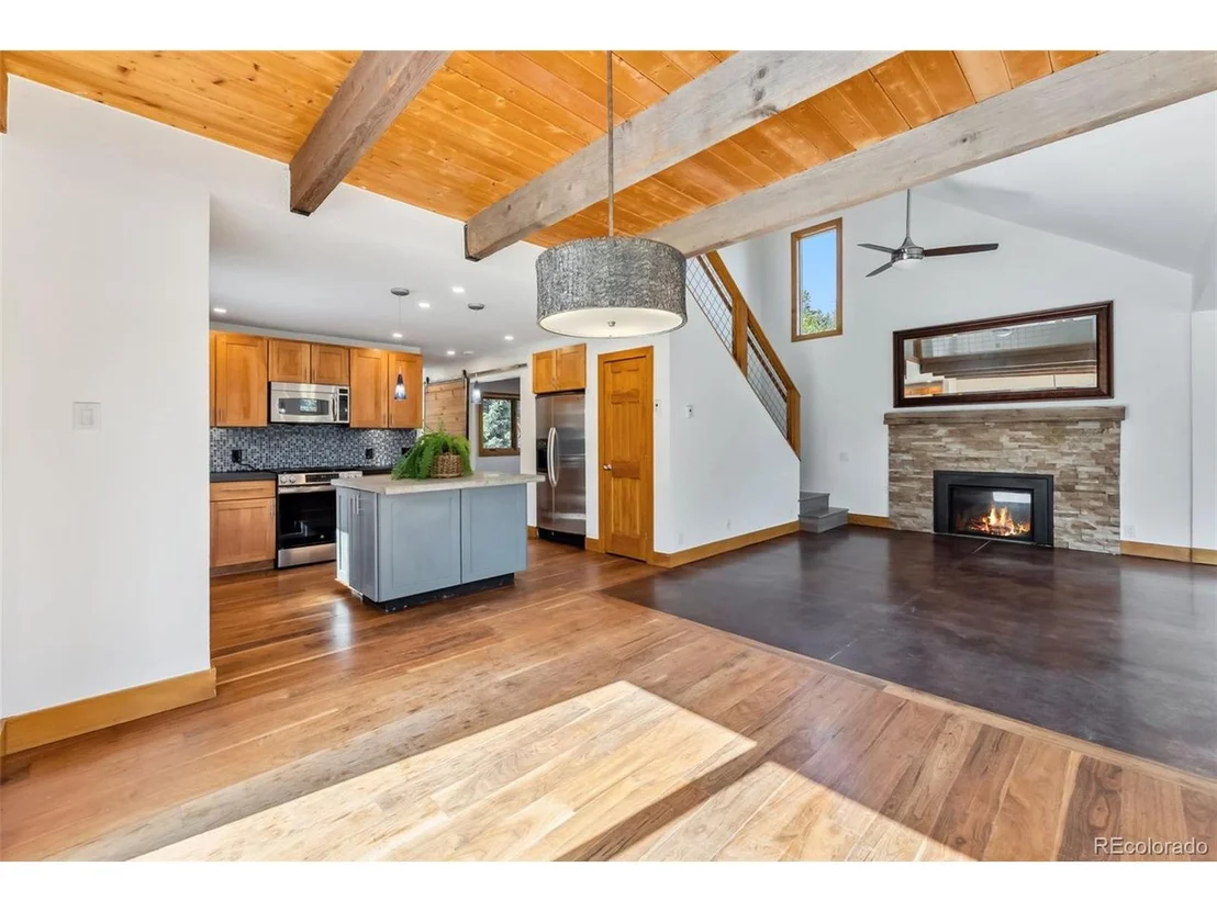 Photo of 475 Vail Cir