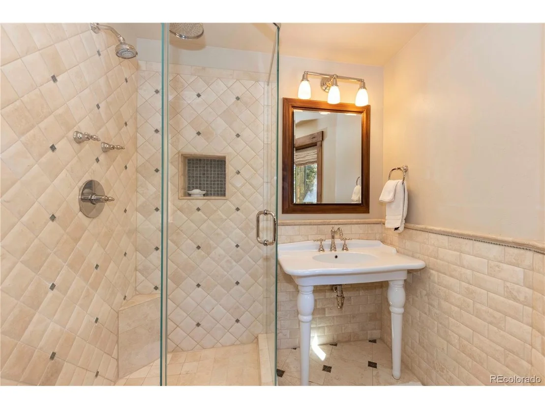 Photo of 175 Opal Rd