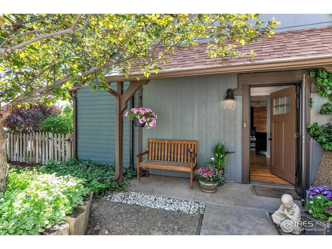 Photo of 3582 Smuggler Way