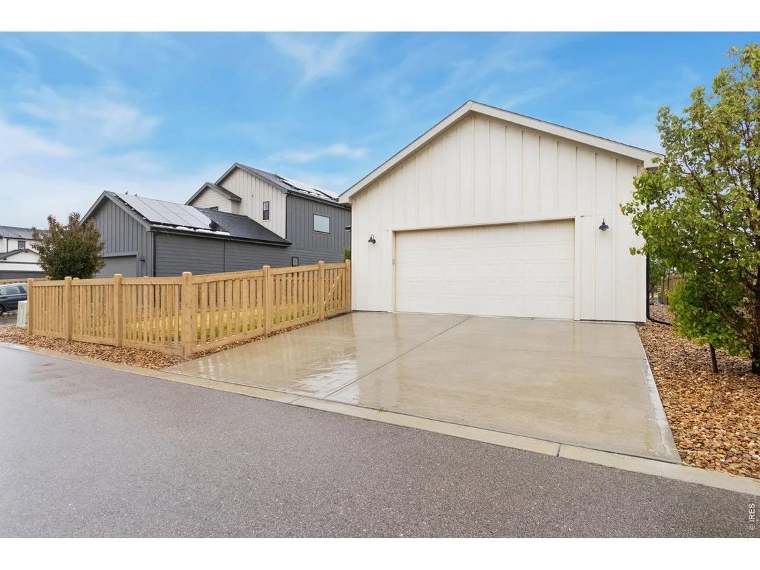 Photo of 5187 School House Dr
