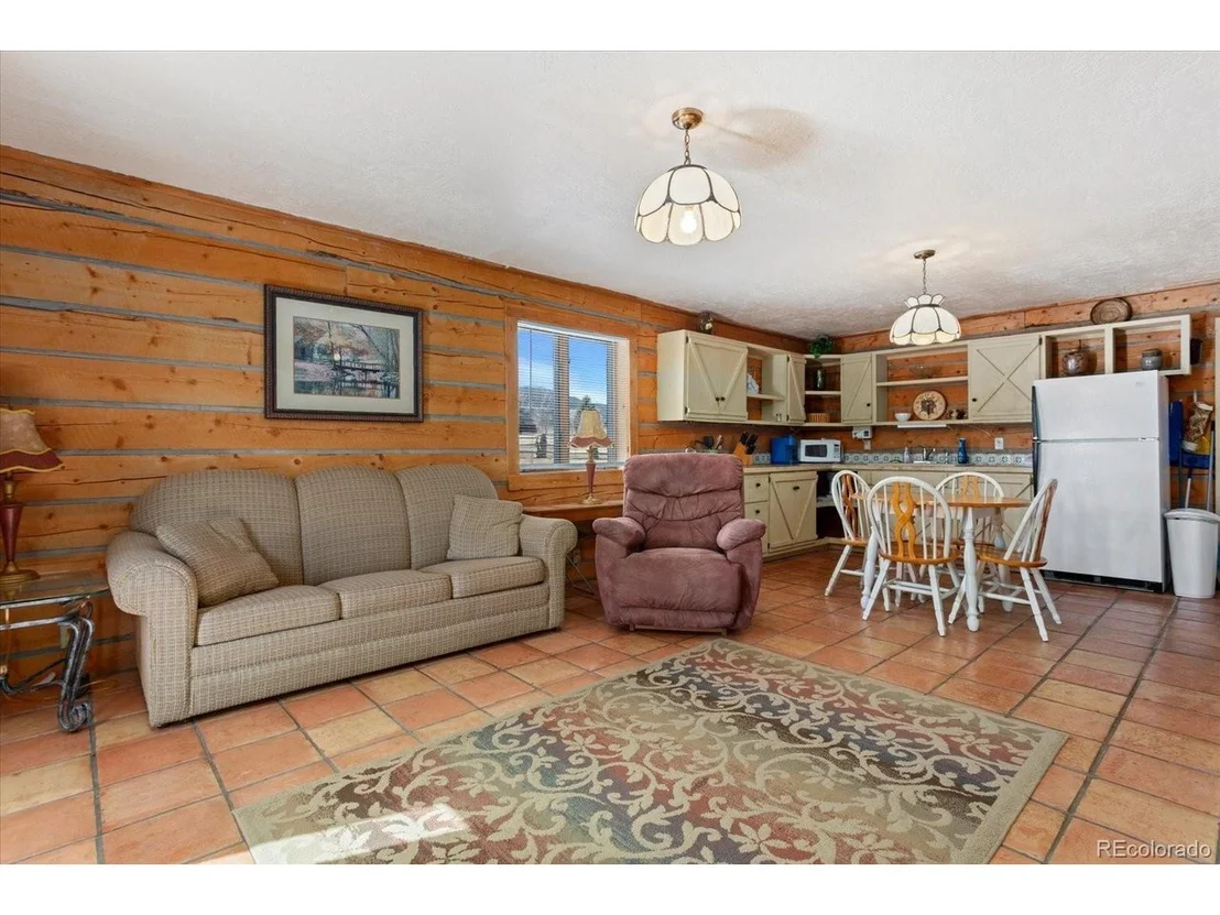 Photo of 716 W Blarney Stone Rd