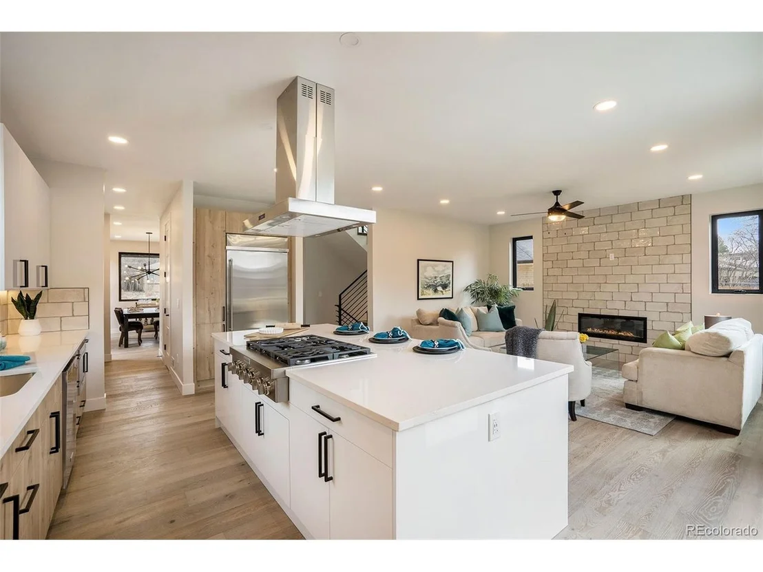 Photo of 1165 Locust St