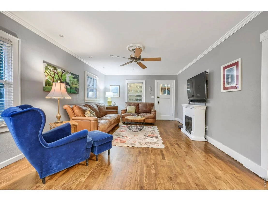 Photo of 202 8th Ave