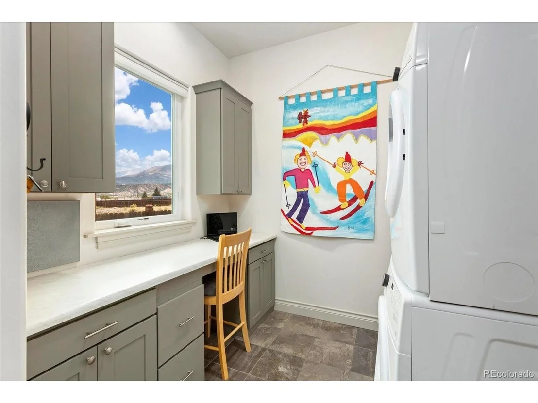 Photo of 7670 Meadowlark Ln
