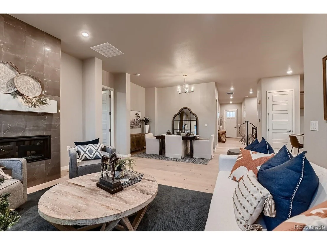 Photo of 895 Quarry Cir
