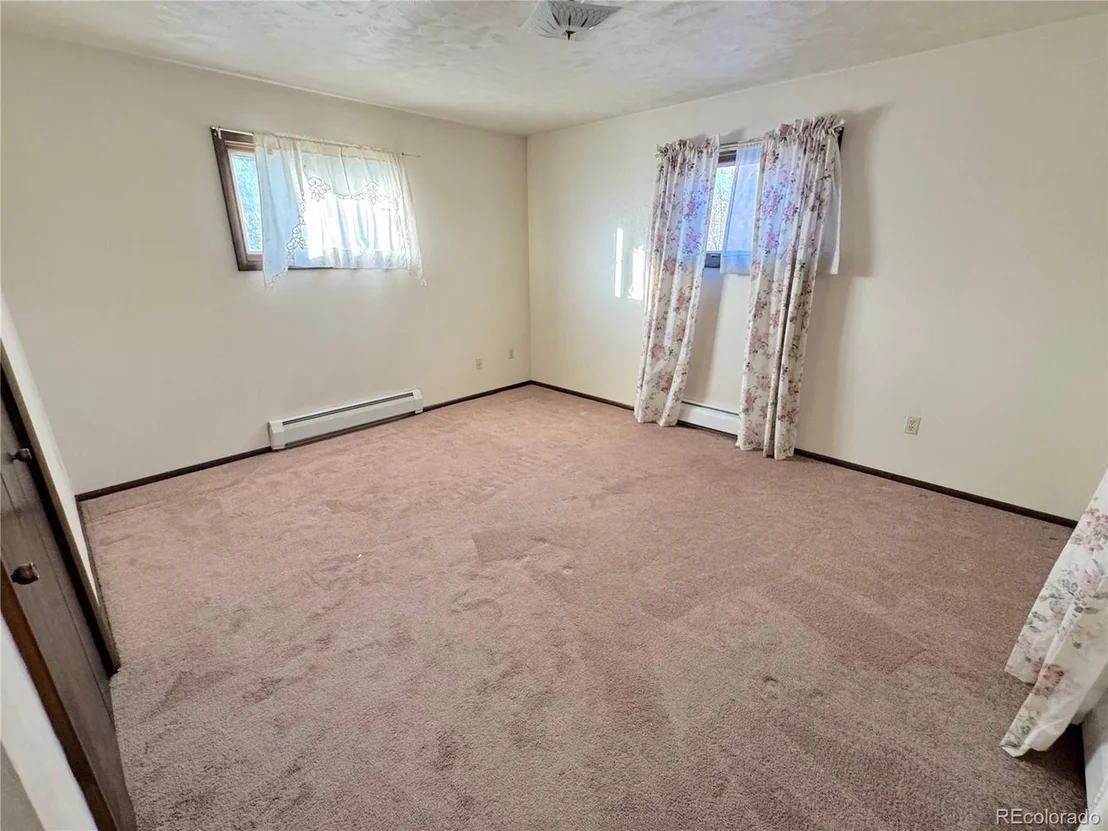 Photo of 6861 Oberon Rd
