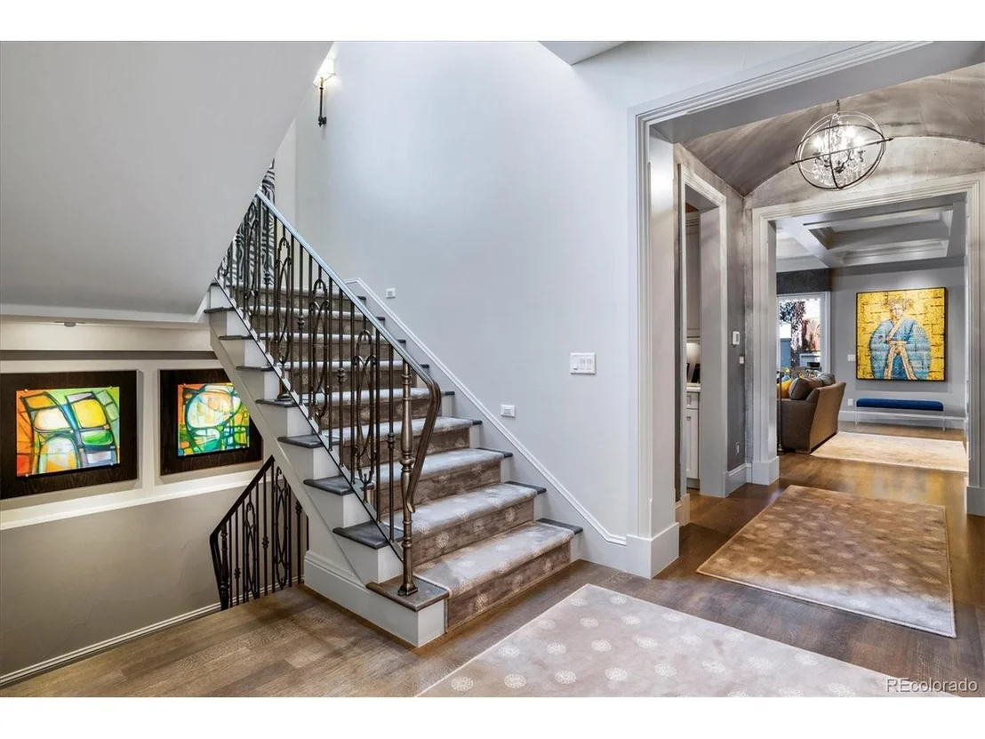 Photo of 445 Cook St