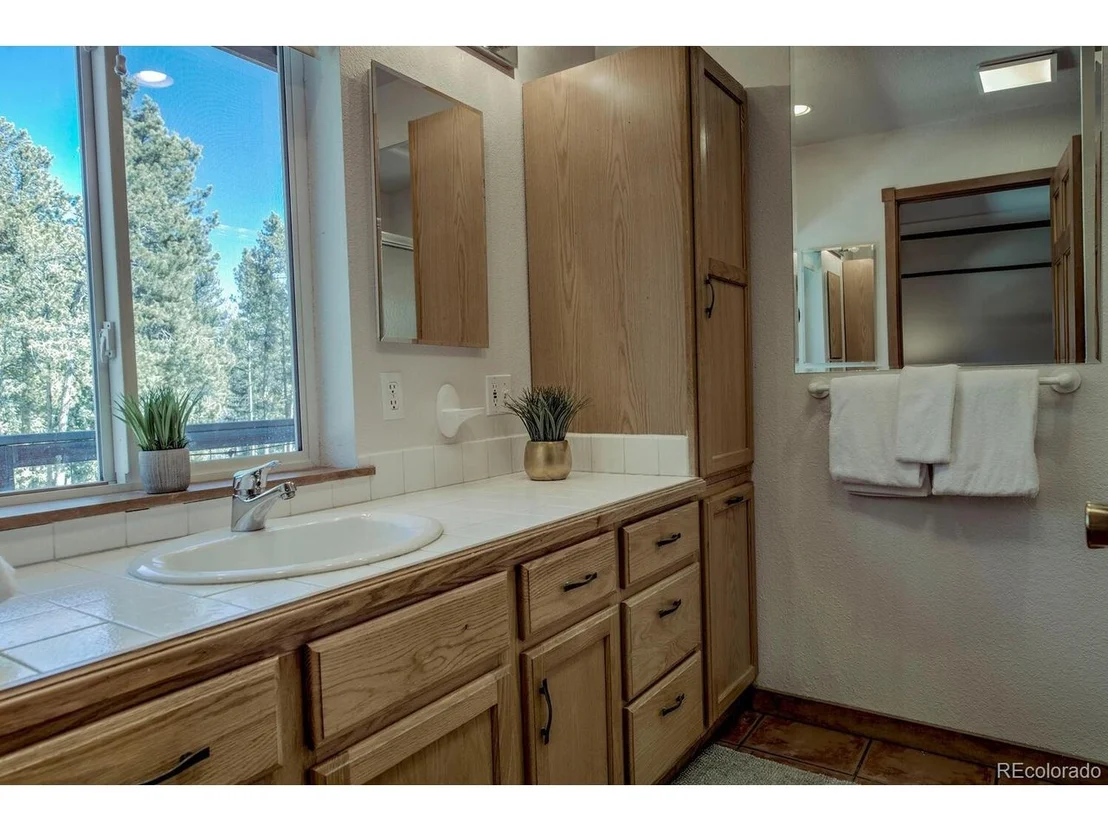 Photo of 154 Lakeside Dr