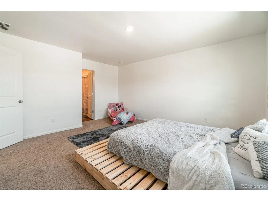 Photo of 47336 Lilac Ave