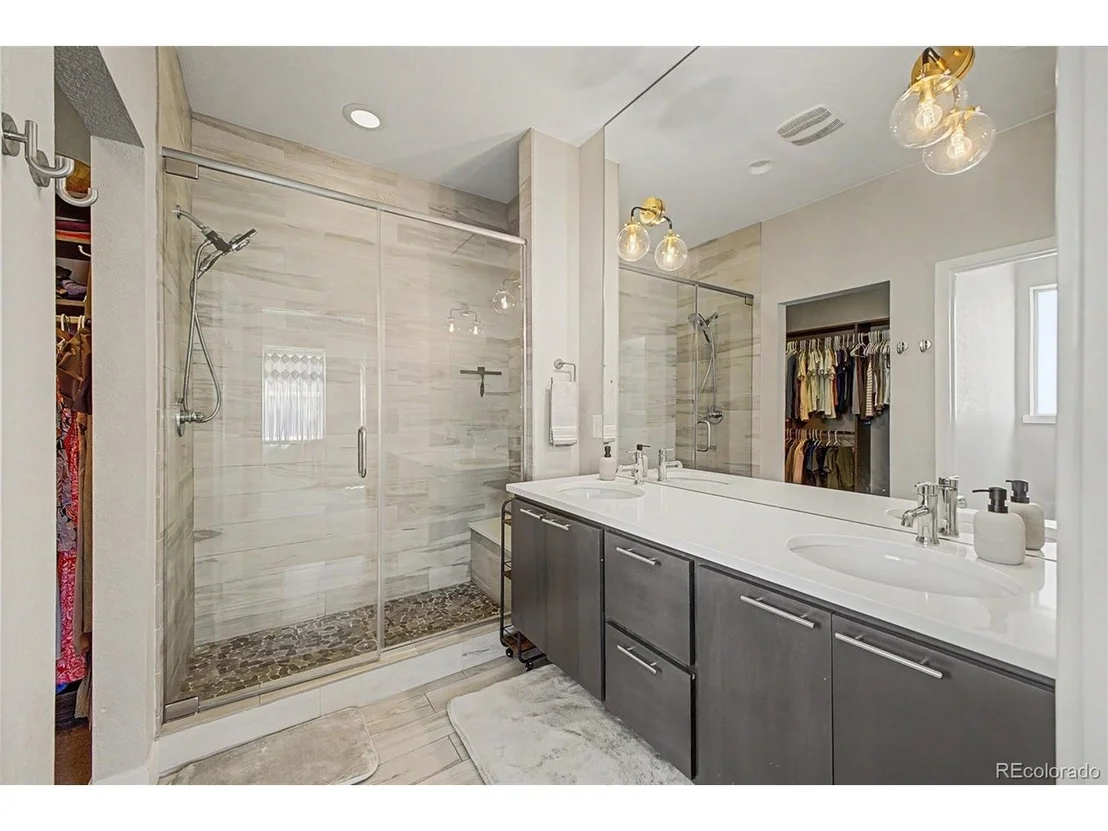 Photo of 2150 W 67th Dr