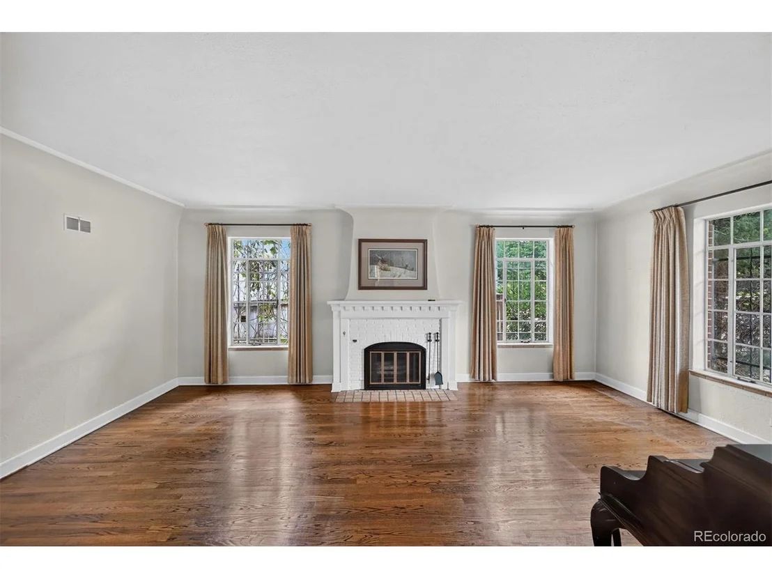 Photo of 360 Jasmine St