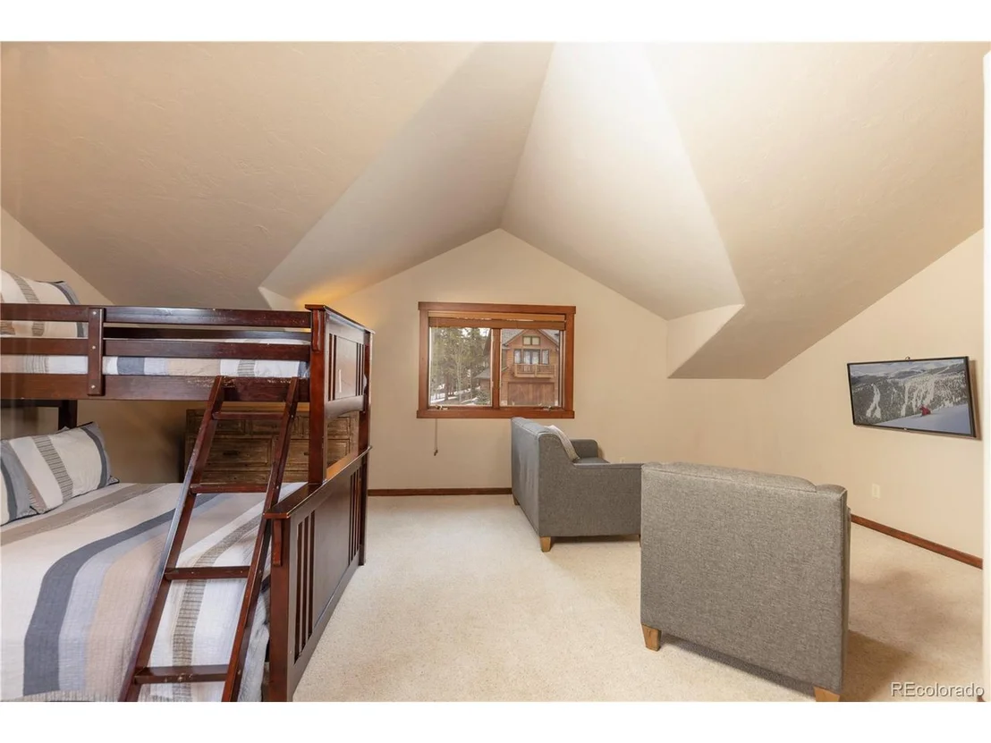 Photo of 120 Marks Ln