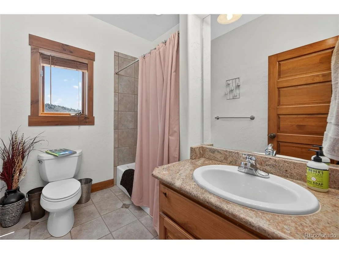 Photo of 724 Saddle Ridge Cir