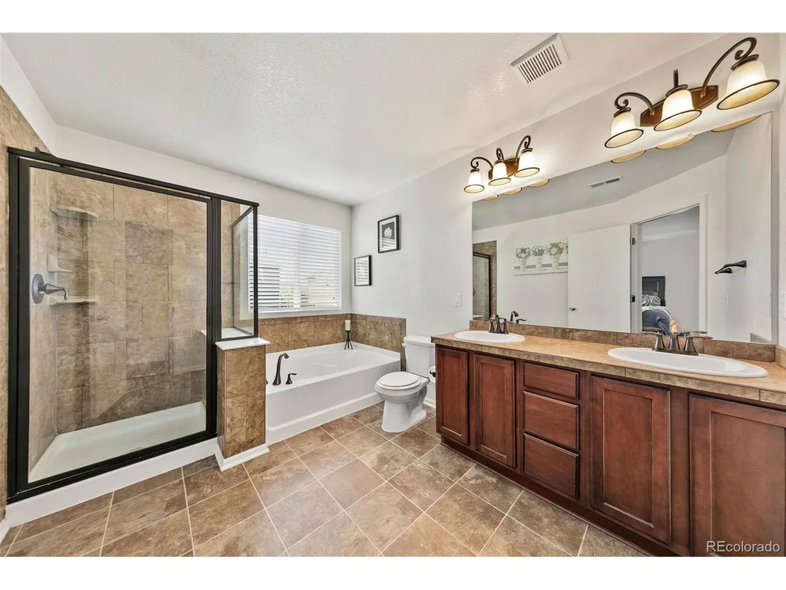 Photo of 875 Lonewolf Cir