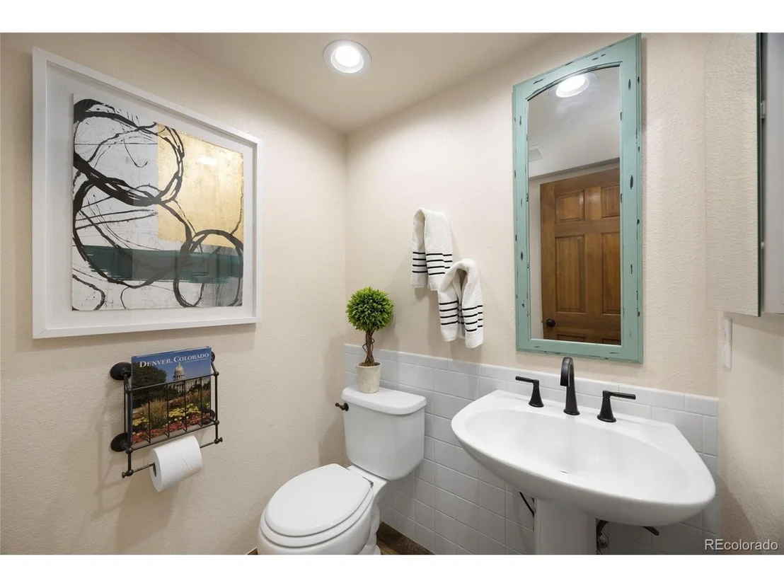 Photo of 1104 Ridgeview Cir