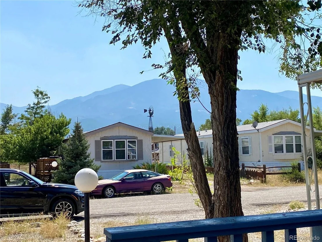 Photo of 921 Maple Dr