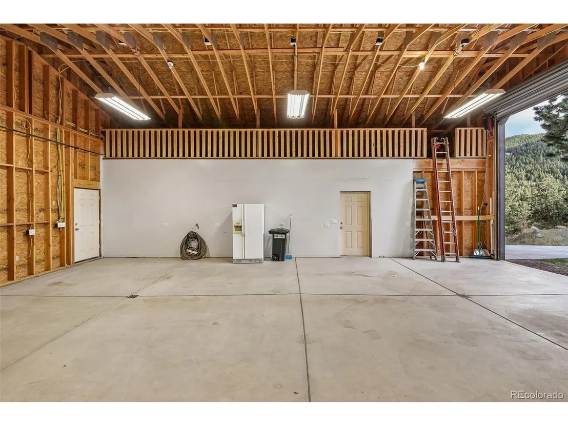 Photo of 7555 Rossman Gulch Rd