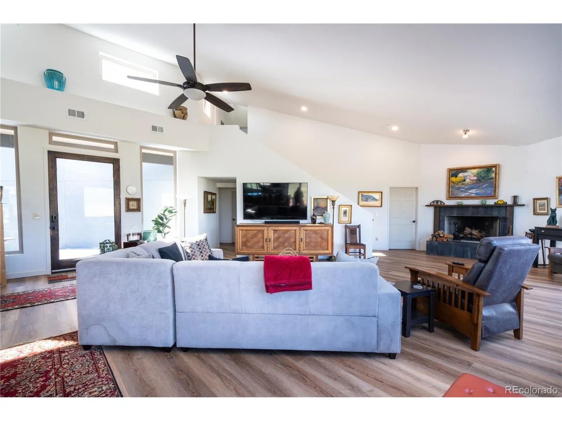 Photo of 11865 Rangeview Cir
