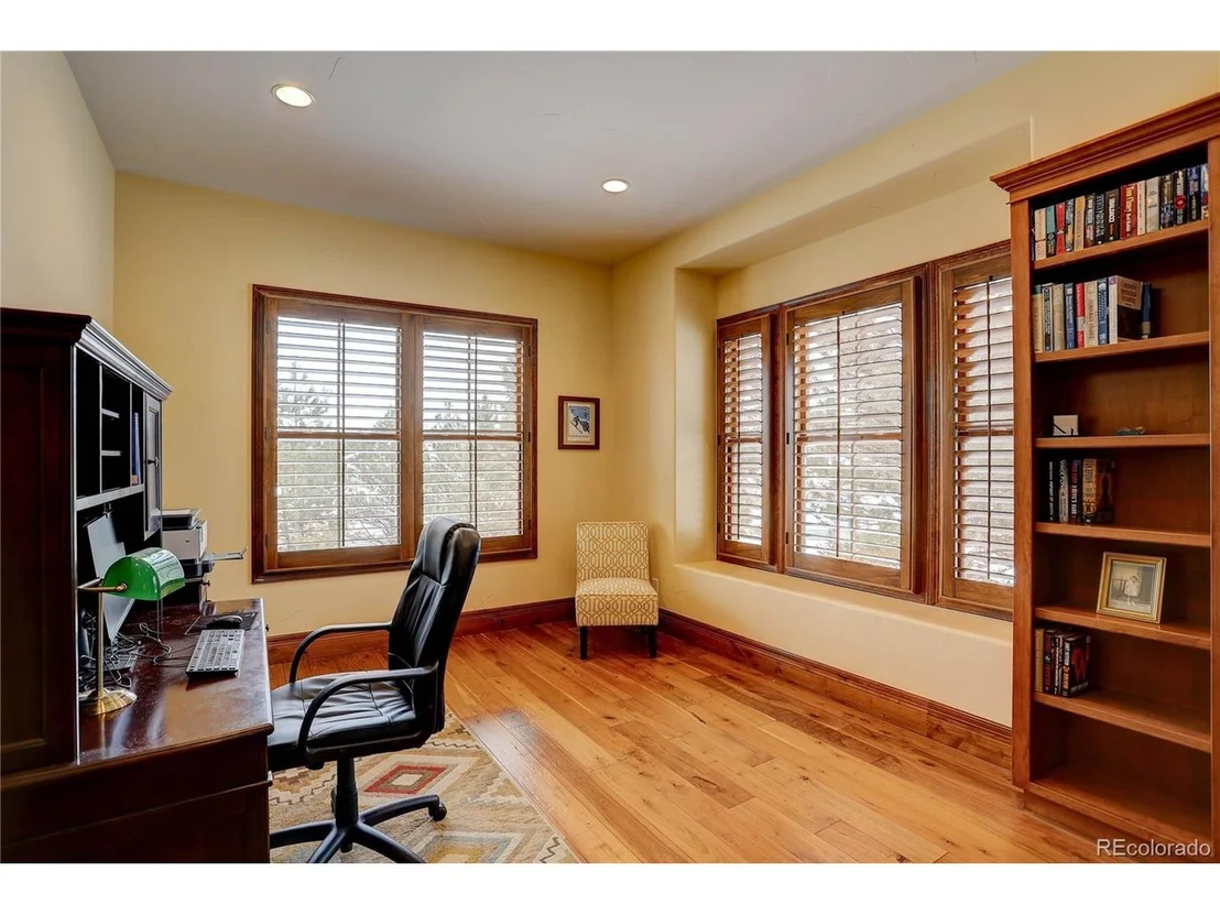 Photo of 6103 Huron Ln