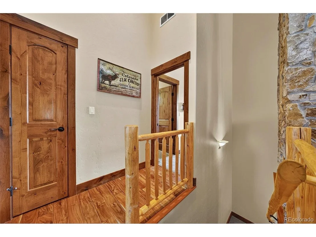 Photo of 103 Peak View Dr