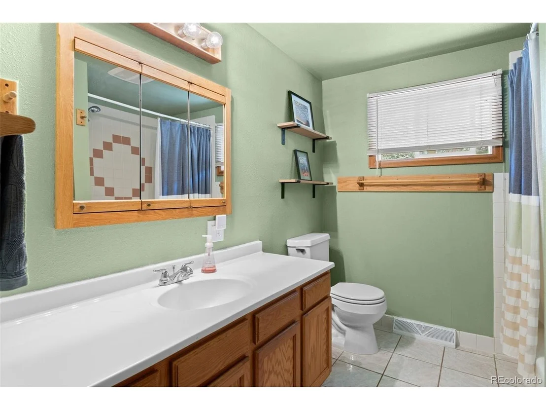 Photo of 5597 Lee Dr