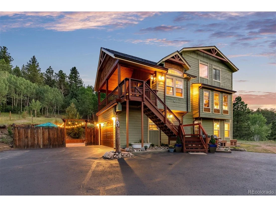Photo of 576 Bluebird Ln