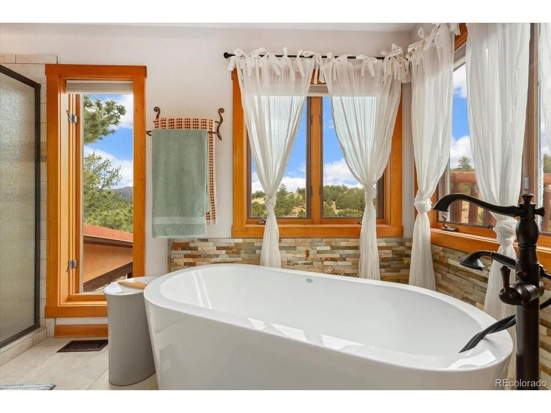 Photo of 40 Bear Ridge Rd