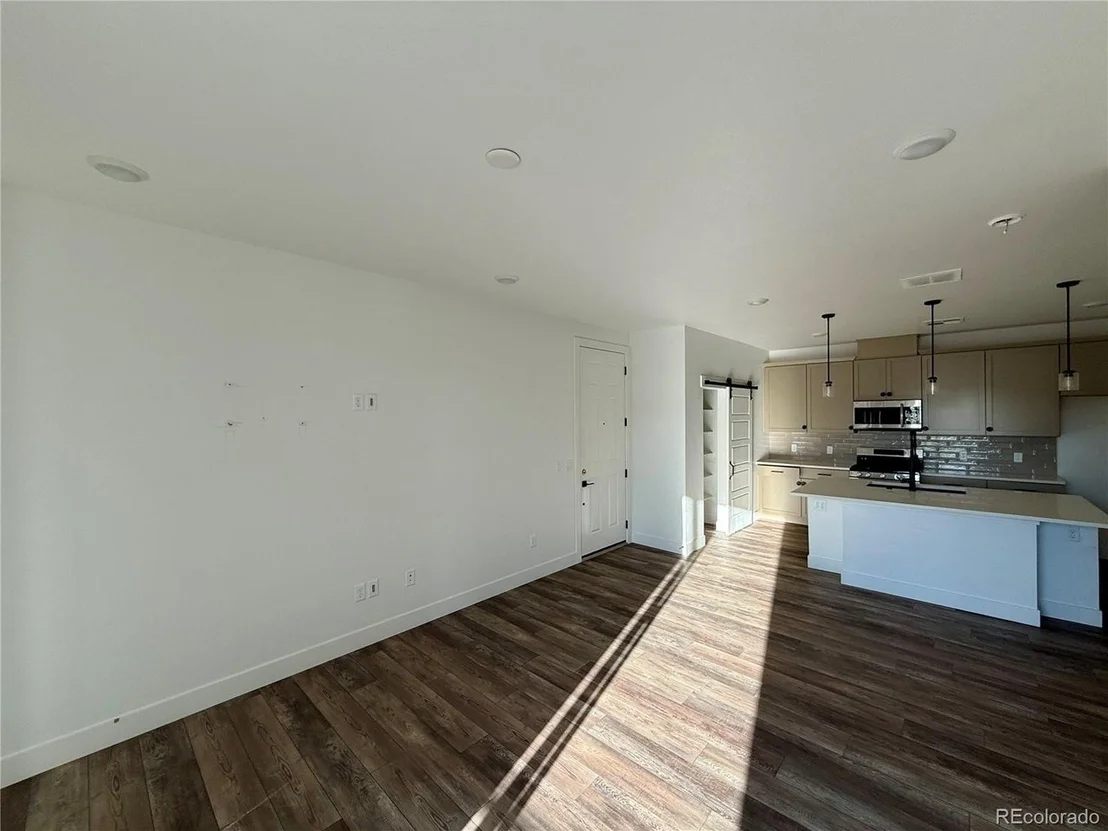 Photo of Unit 305 at 16881 Askins Loop