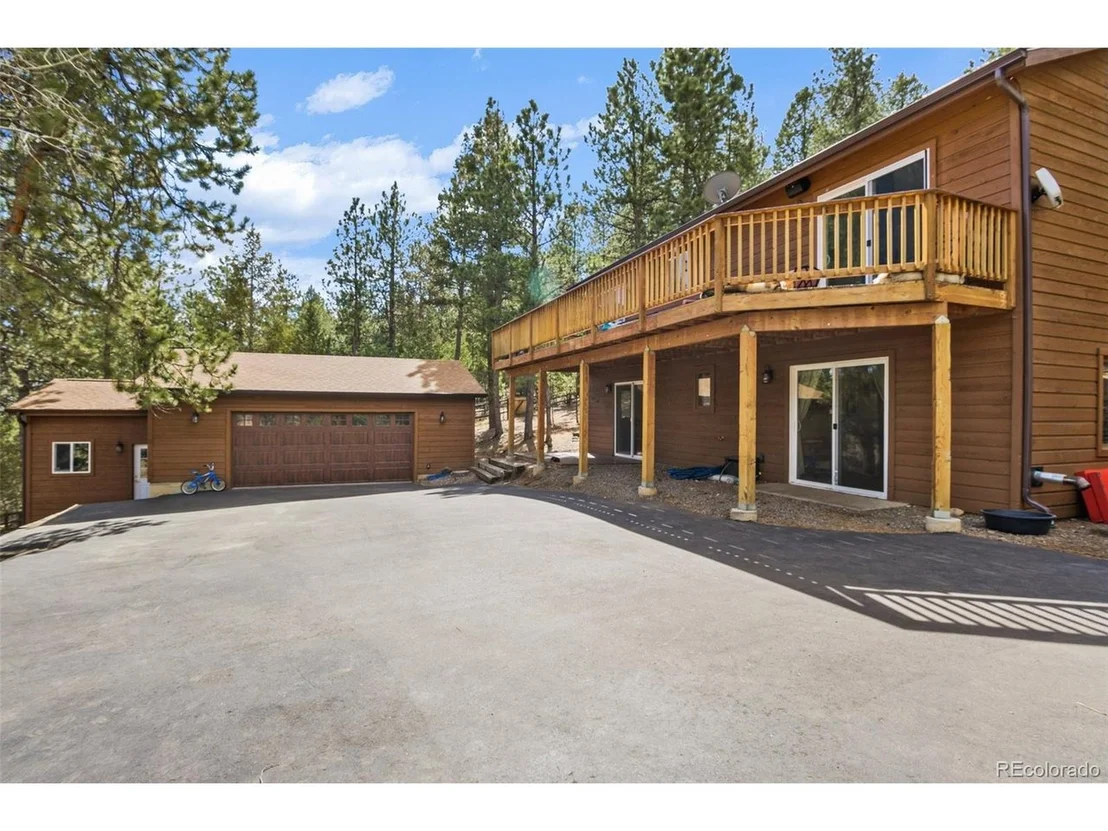 Photo of 1327 Bluebird Dr