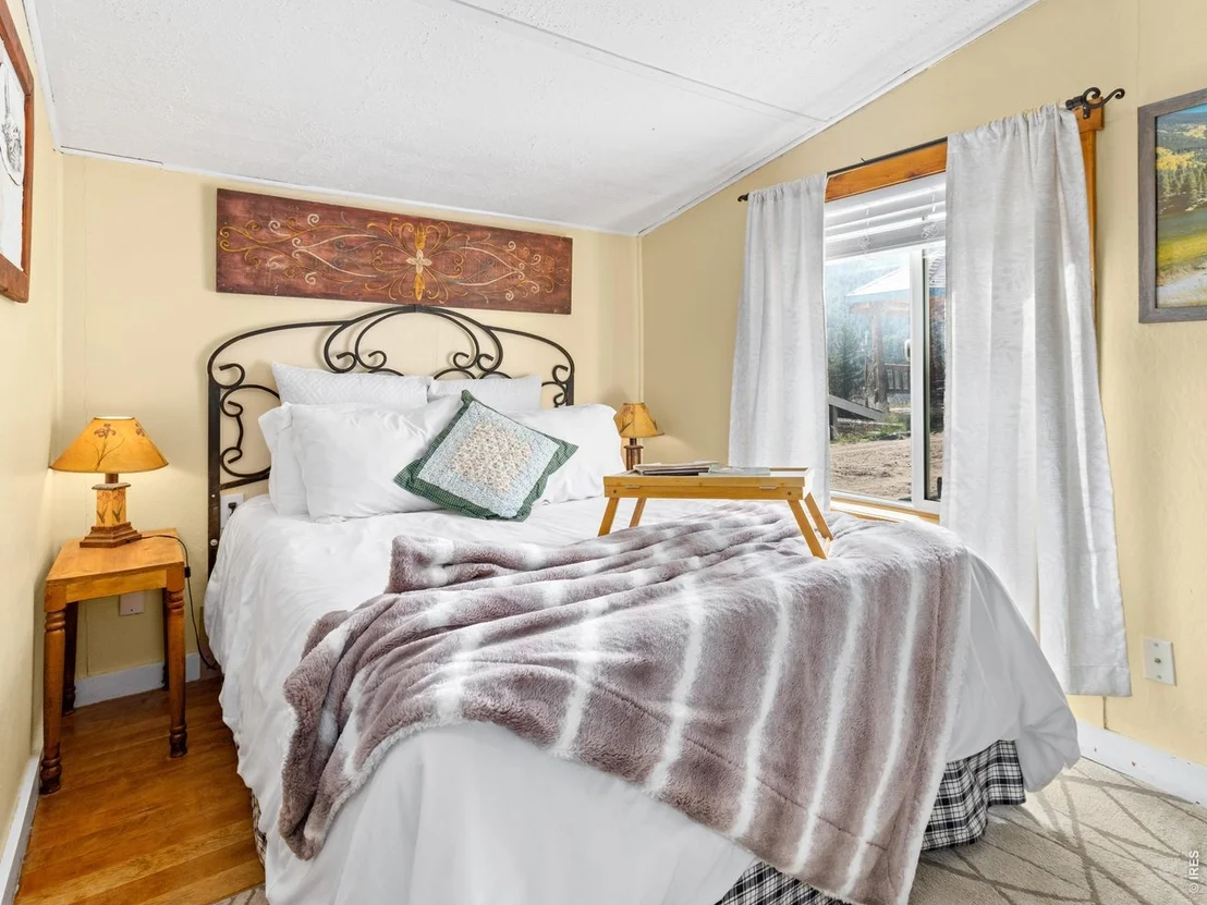 Photo of 2242 Eagle Cliff Rd