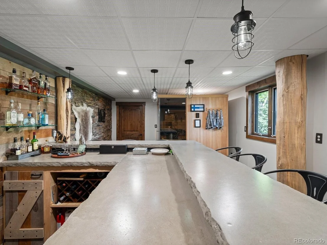 Photo of 1194 Snyder Mountain Rd