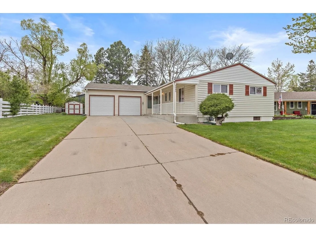 Photo of 3085 Robin Way