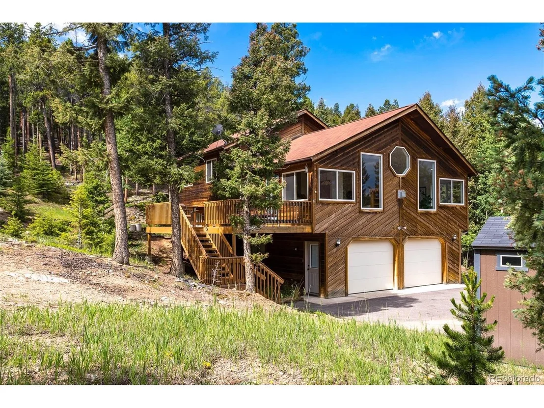 Photo of 1052 S Pine Dr