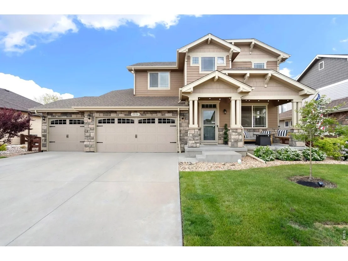 Photo of 2084 Bayfront Dr