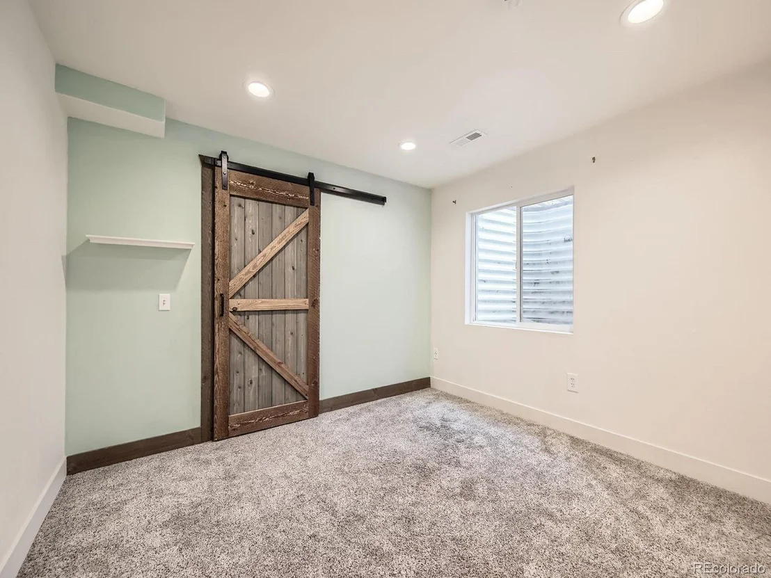 Photo of 4941 Silverleaf Ave