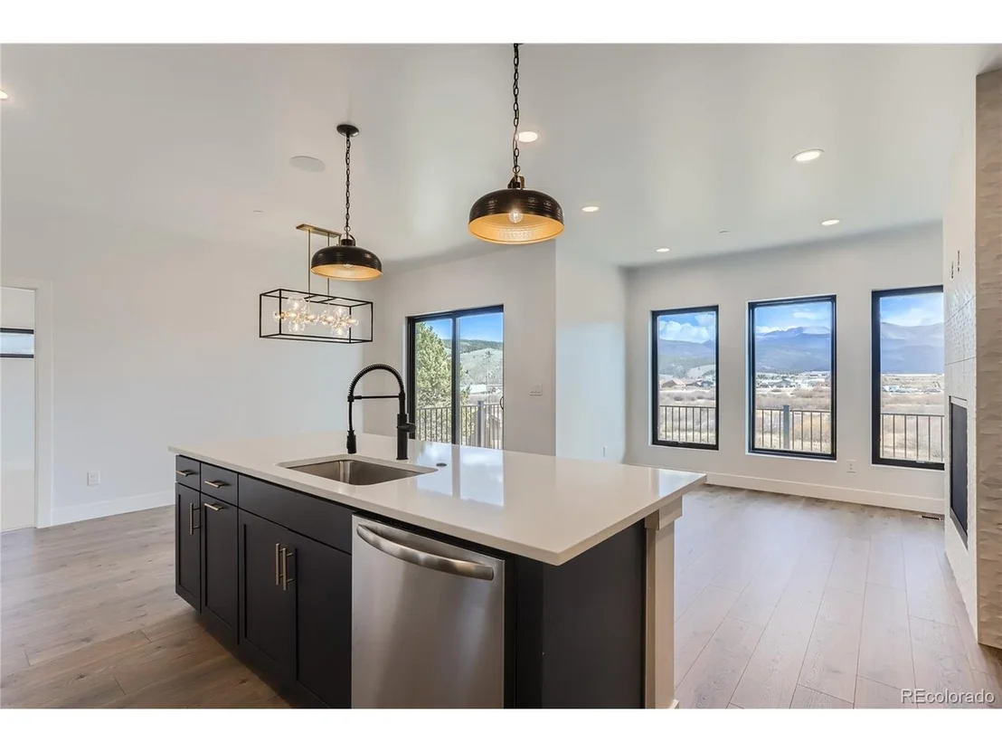 Photo of 1301 James Rd