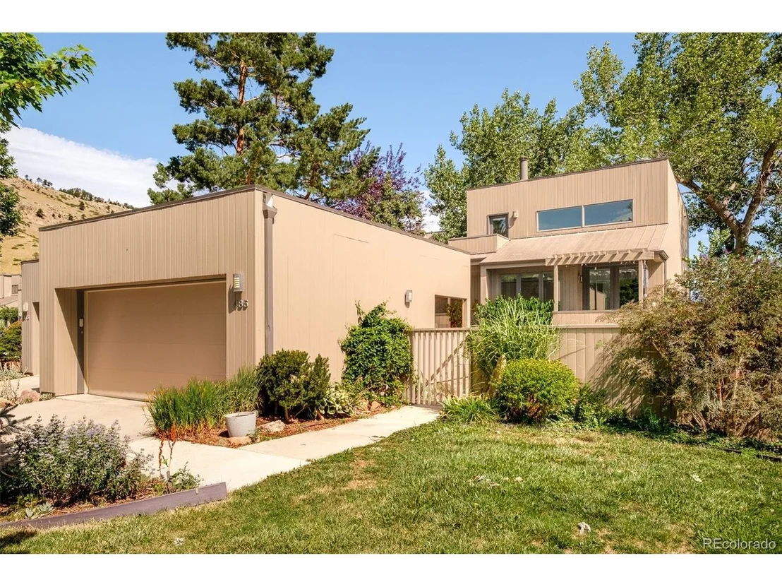 Photo of 485 Quail Cir