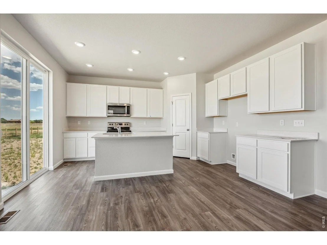 Photo of 822 Kettlepond Way