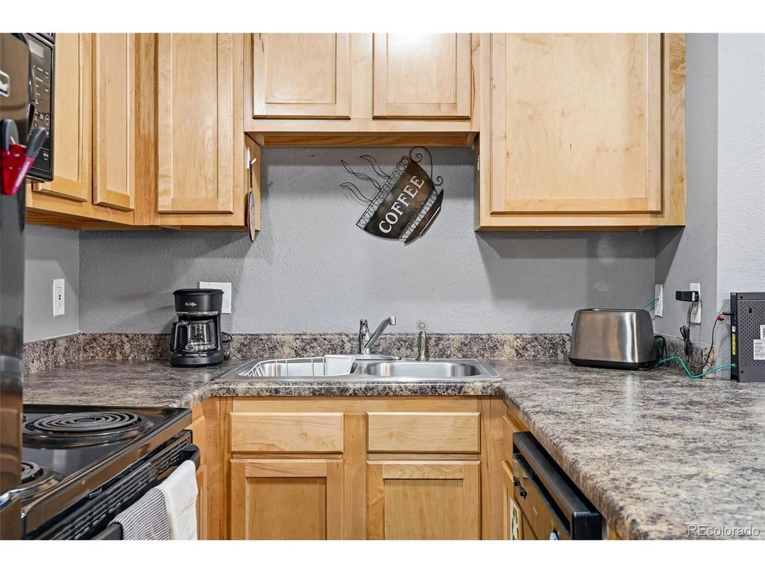 Photo of Unit 206 at 1405 Broadway