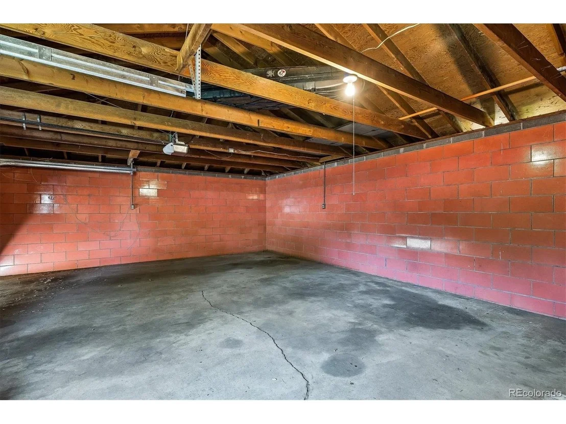 Photo of 323 Irving St