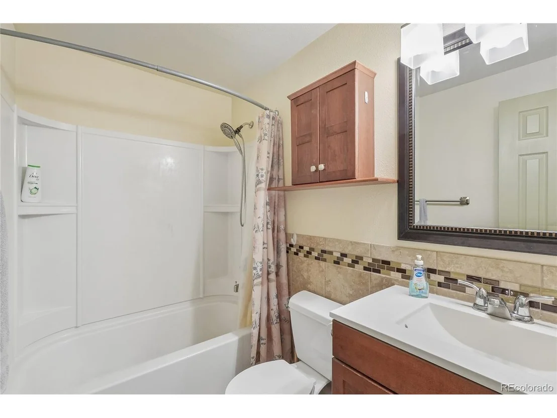 Photo of 208 Madison Dr