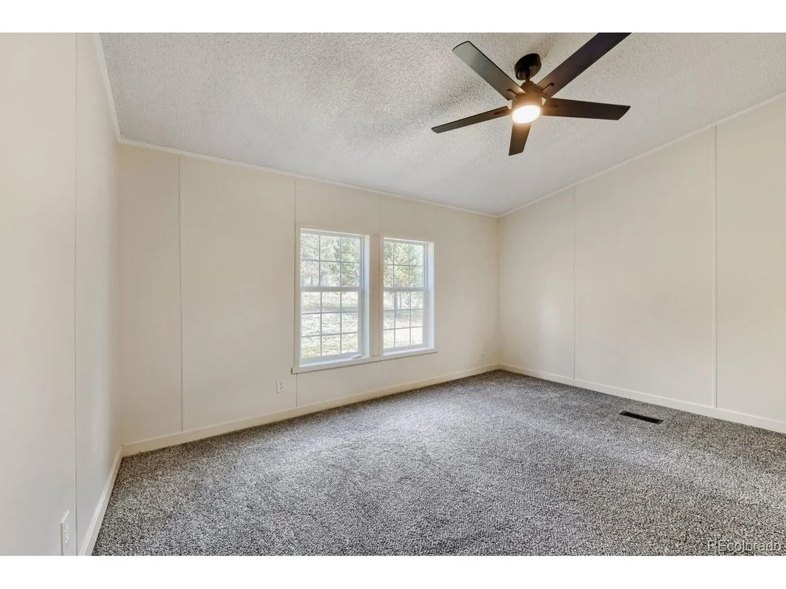 Photo of 580 Forest Dr